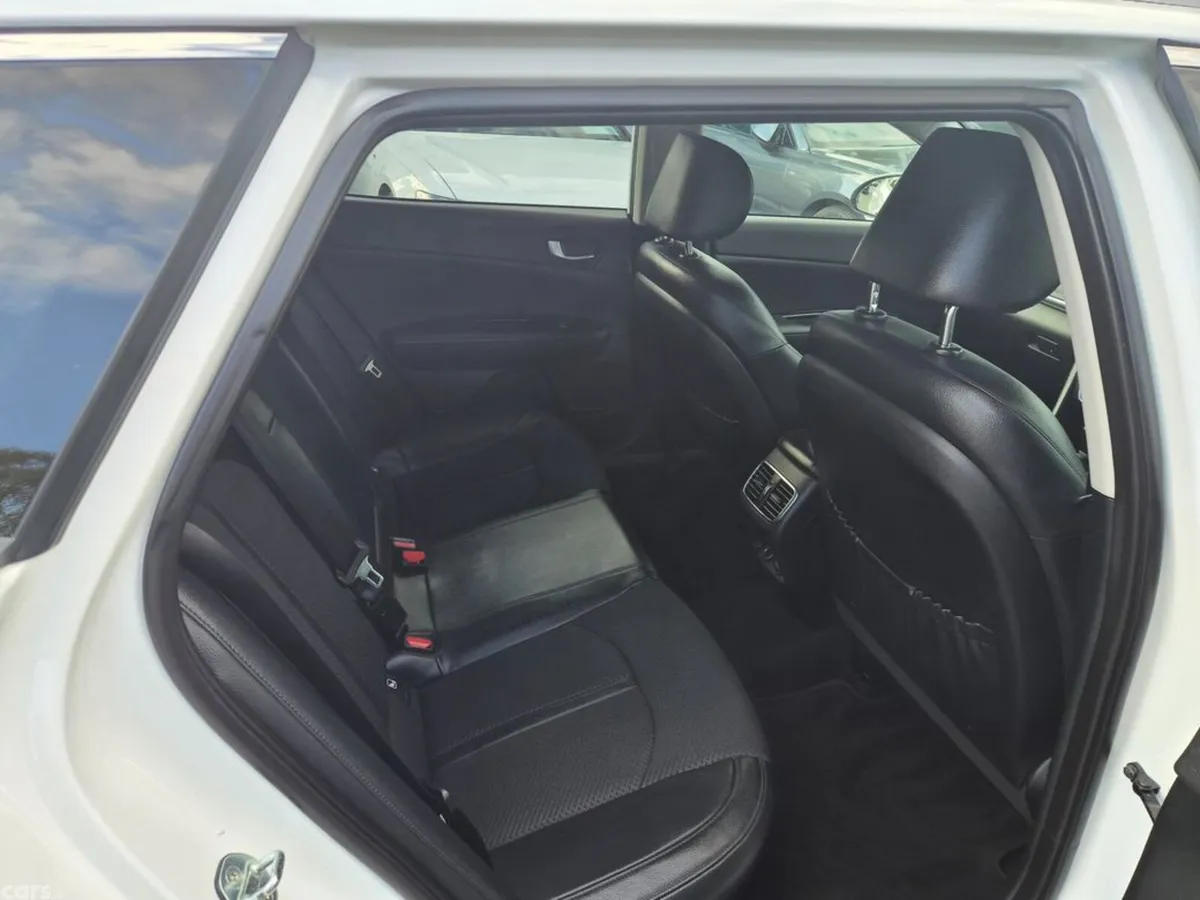 Kia Optima Estate, Diesel, 2018, White