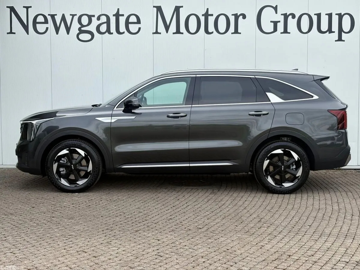Kia Sorento SUV, Diesel, 2027, Grey