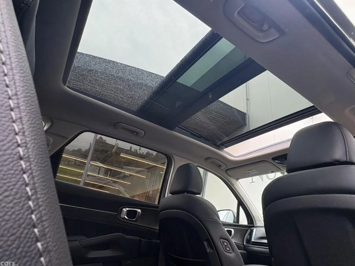Kia Sorento SUV, Petrol Plug-in Hybrid, 2026, Grey
