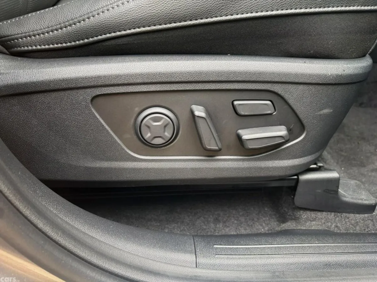 Kia Sorento SUV, Petrol Plug-in Hybrid, 2026, Grey