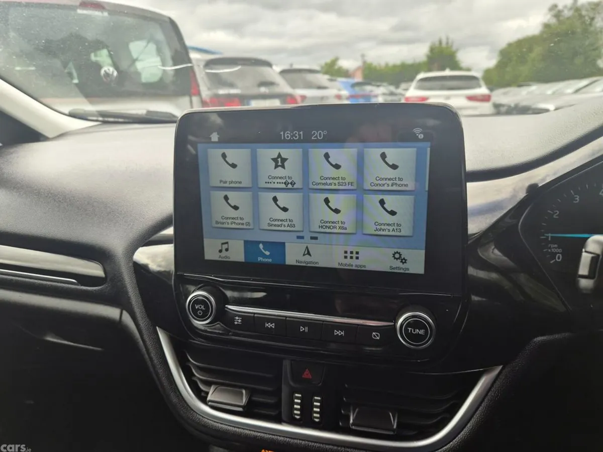 Ford Fiesta Hatchback, Petrol, 2017, Red