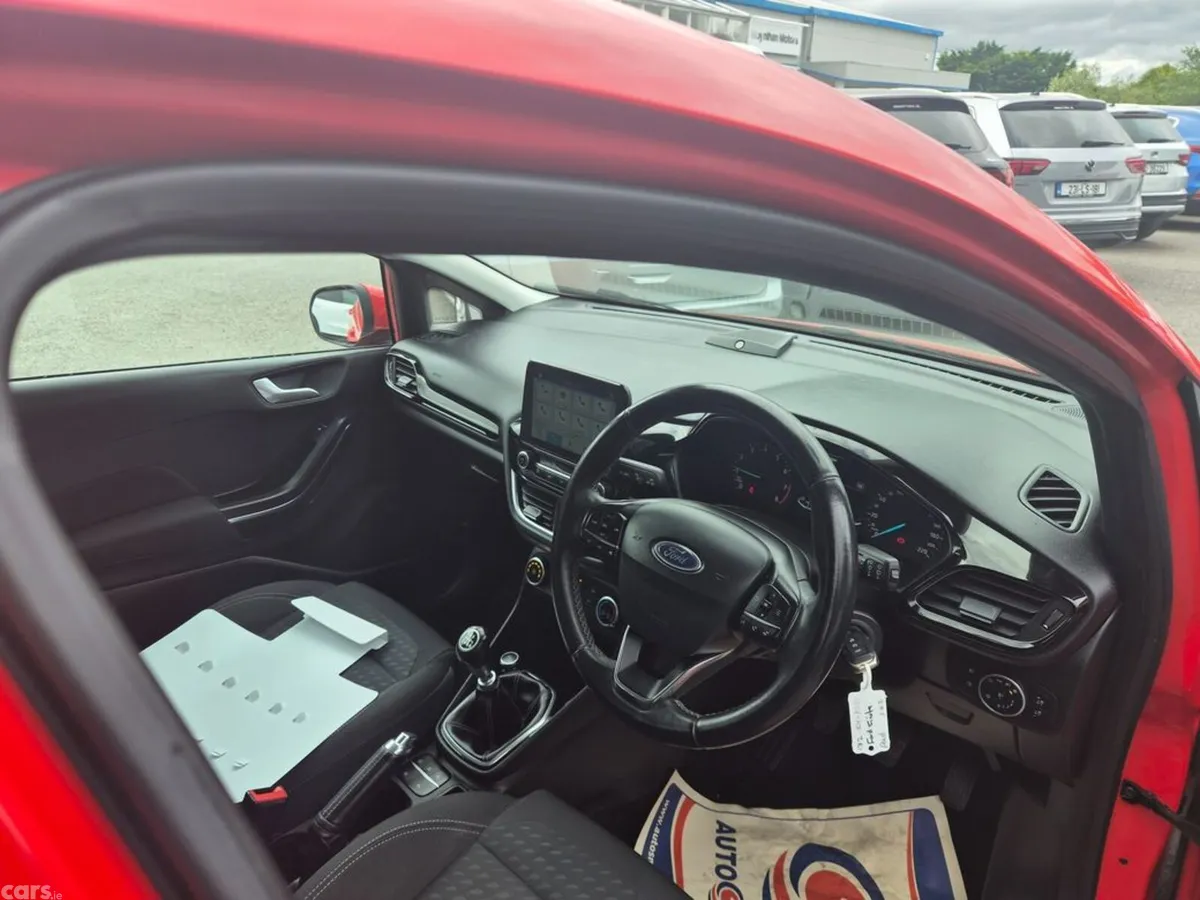 Ford Fiesta Hatchback, Petrol, 2017, Red