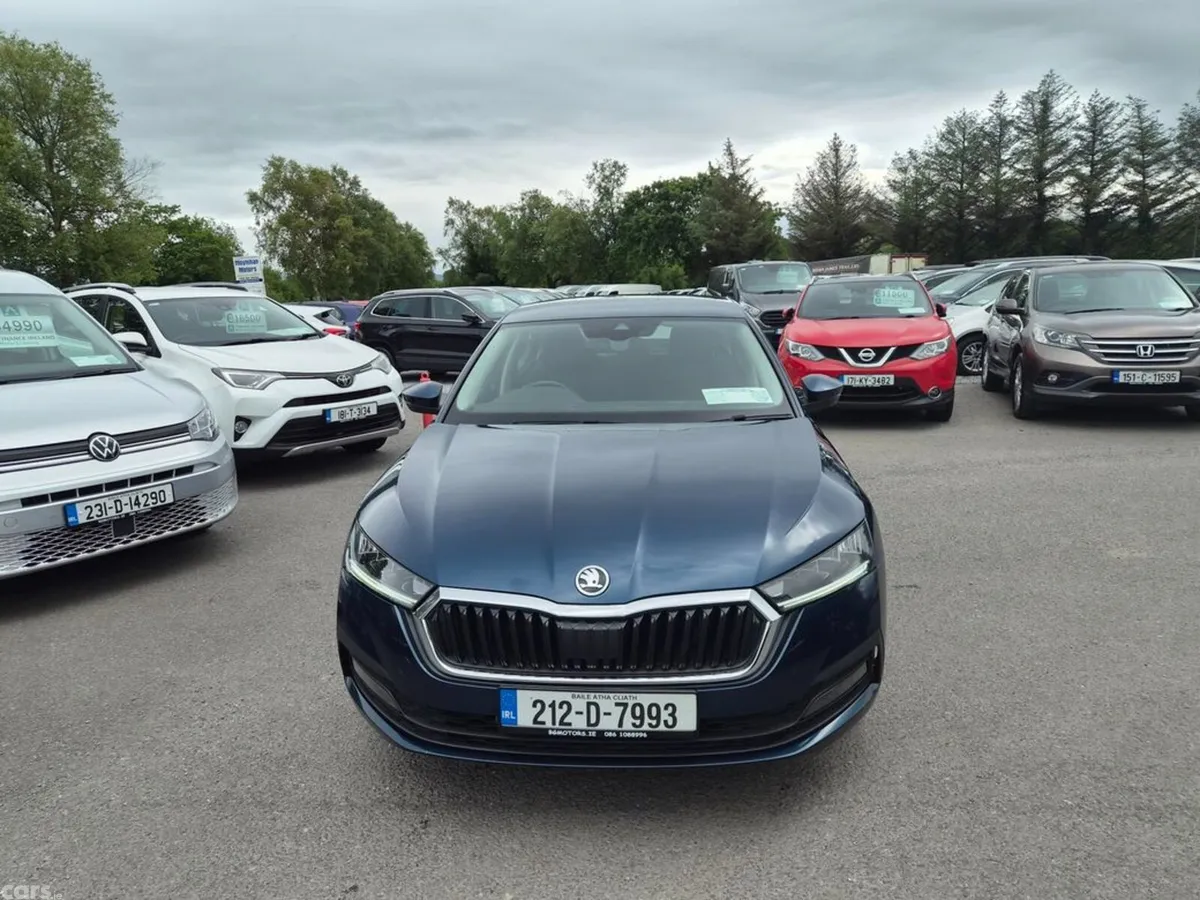 Skoda Octavia Saloon, Diesel, 2021, Blue