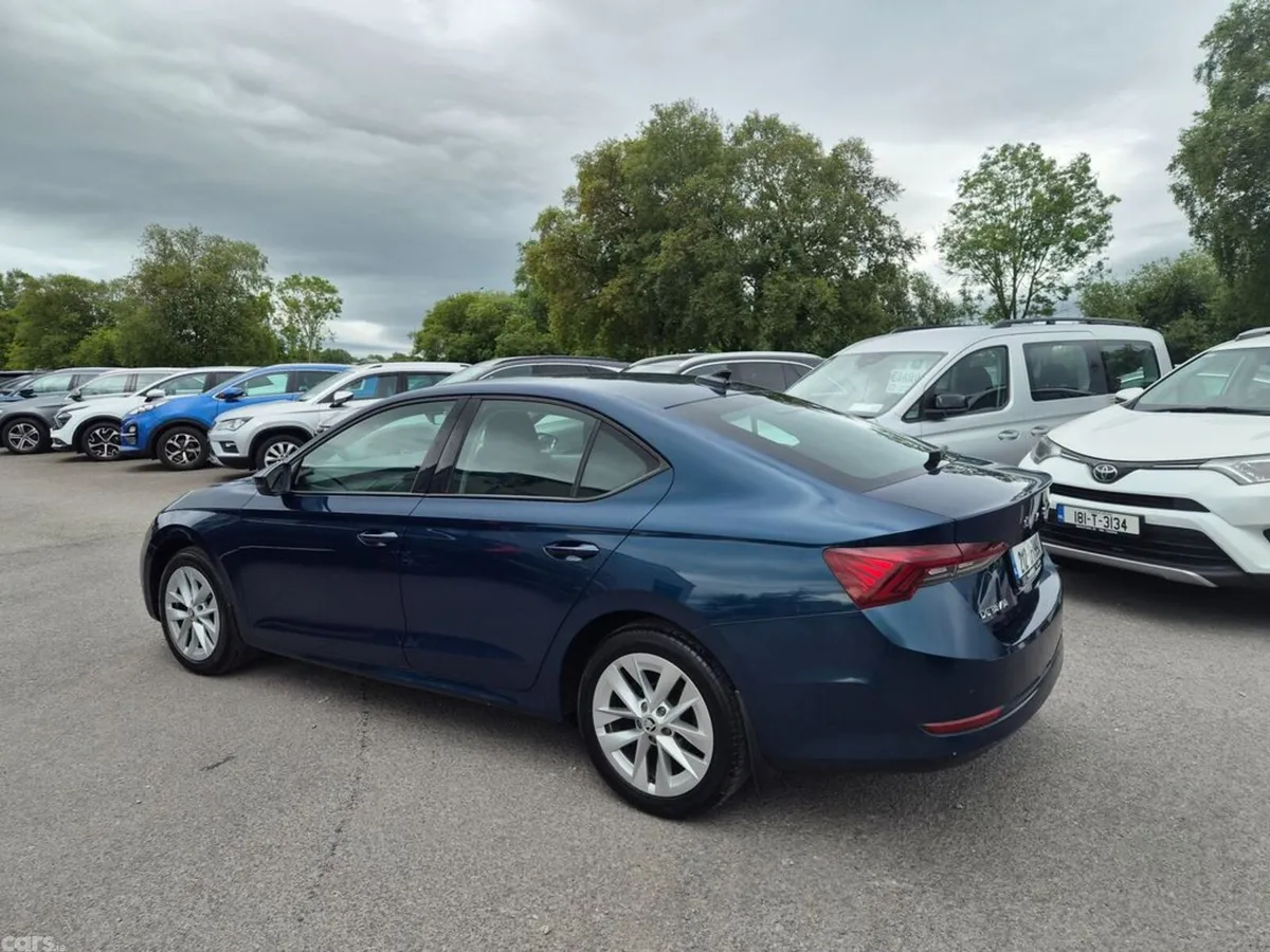Skoda Octavia Saloon, Diesel, 2021, Blue