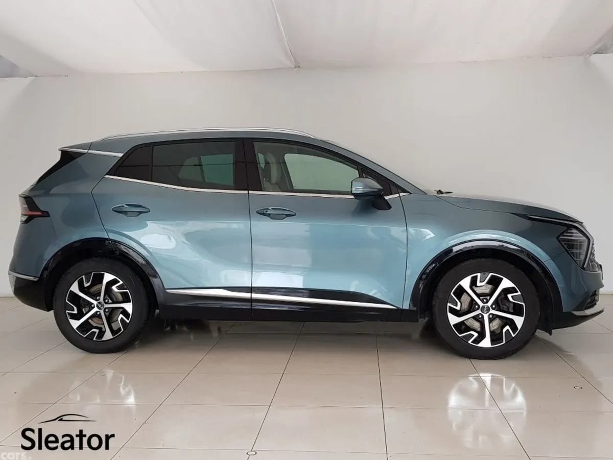 Kia Sportage MPV, Diesel, 2022, Grey