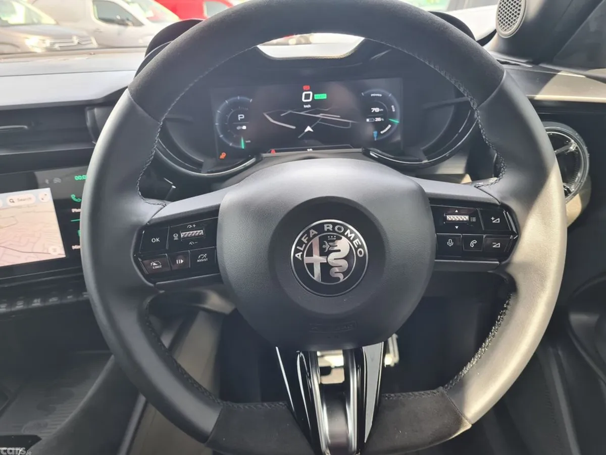 Alfa Romeo Junior Hatchback, Electric, 2027, Black