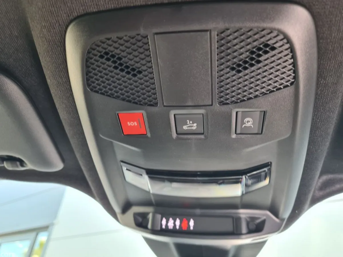 Alfa Romeo Junior Hatchback, Electric, 2027, Black