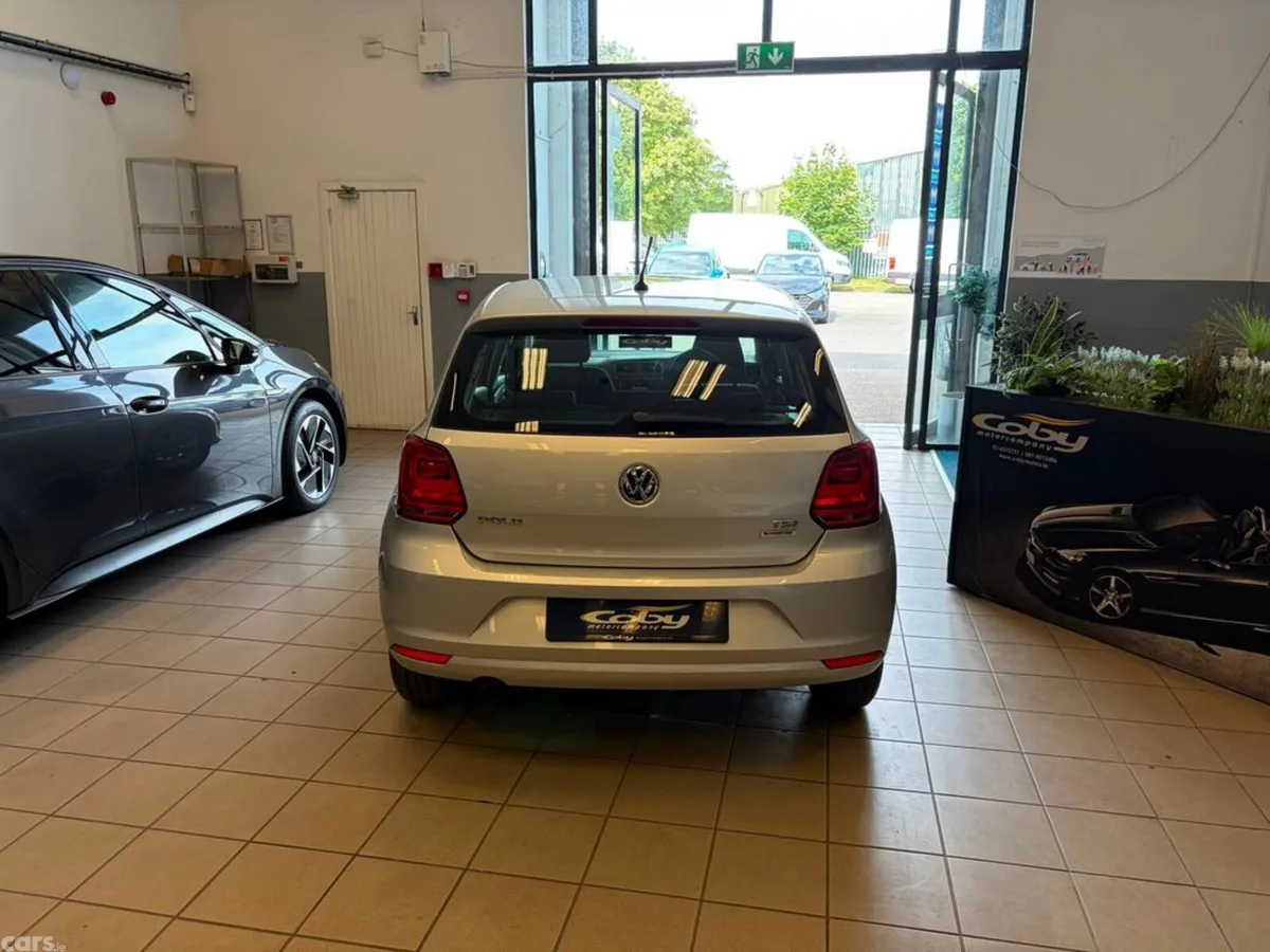 Volkswagen Polo Hatchback, Petrol, 2015, Silver