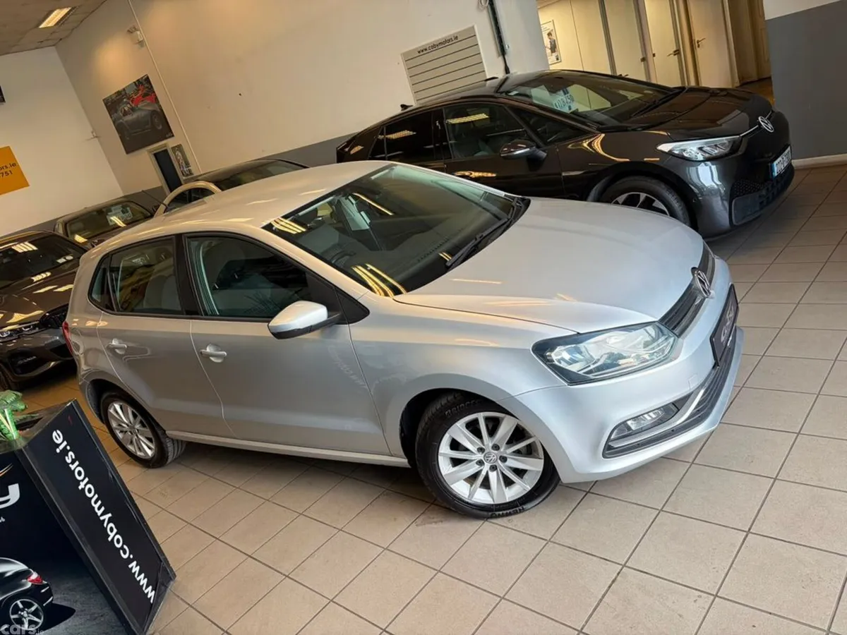 Volkswagen Polo Hatchback, Petrol, 2015, Silver