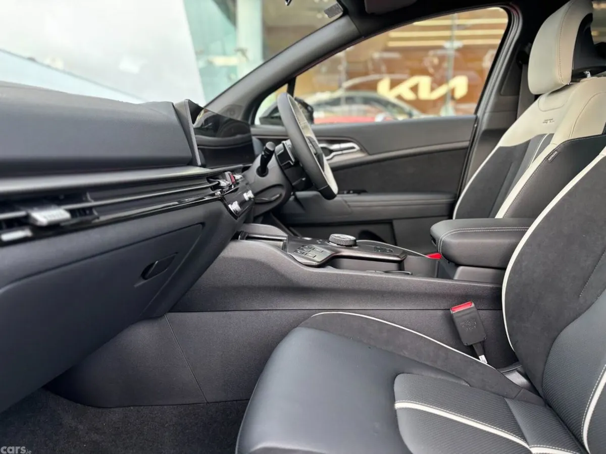 Kia Sportage SUV, Petrol Hybrid, 2027, Grey
