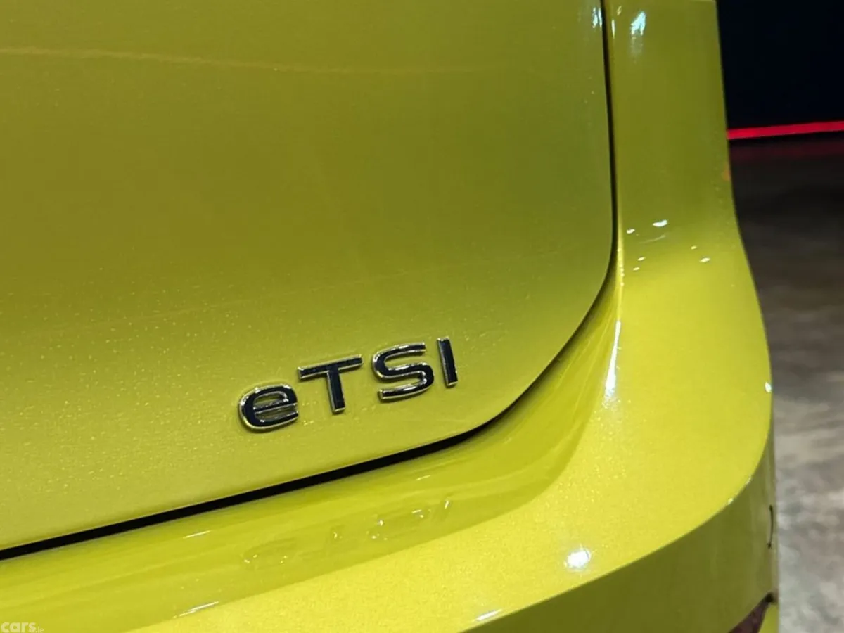 Volkswagen Golf Hatchback, Petrol Hybrid, 2022, Yellow