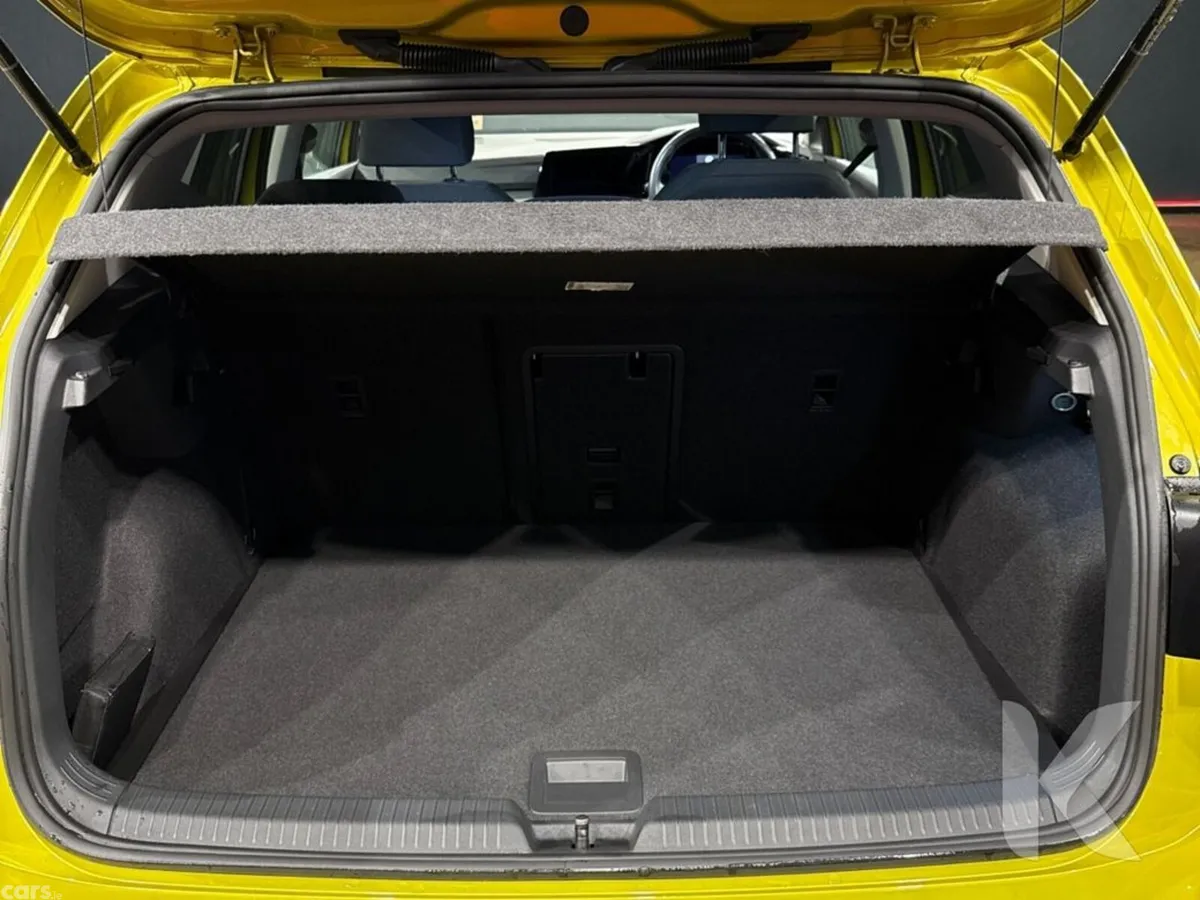 Volkswagen Golf Hatchback, Petrol Hybrid, 2021, Yellow