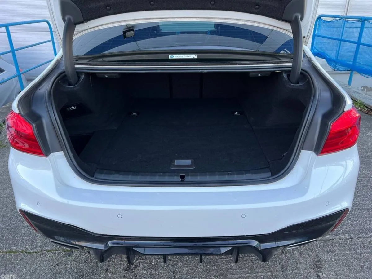 BMW 5-Series Saloon, Petrol Plug-in Hybrid, 2017, White