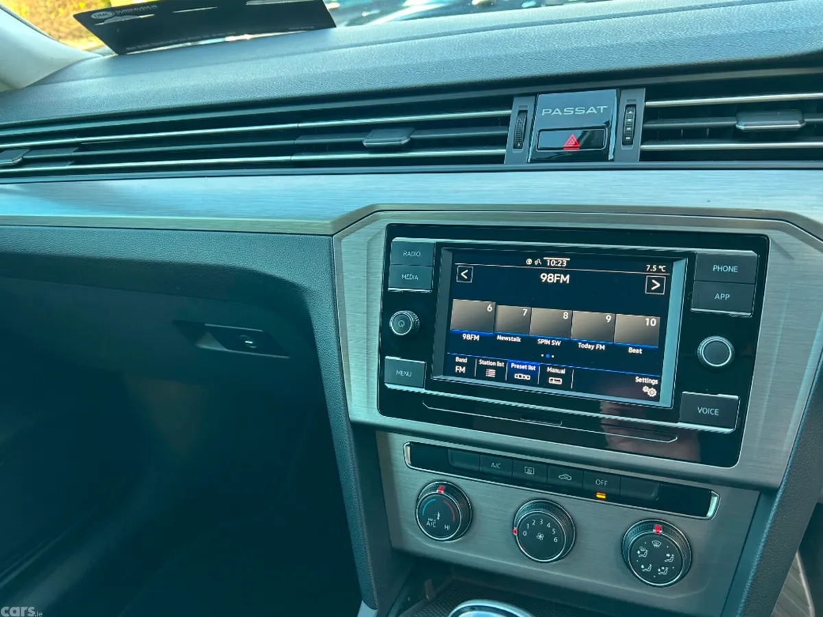 Volkswagen Passat Estate, Diesel, 2020, Grey