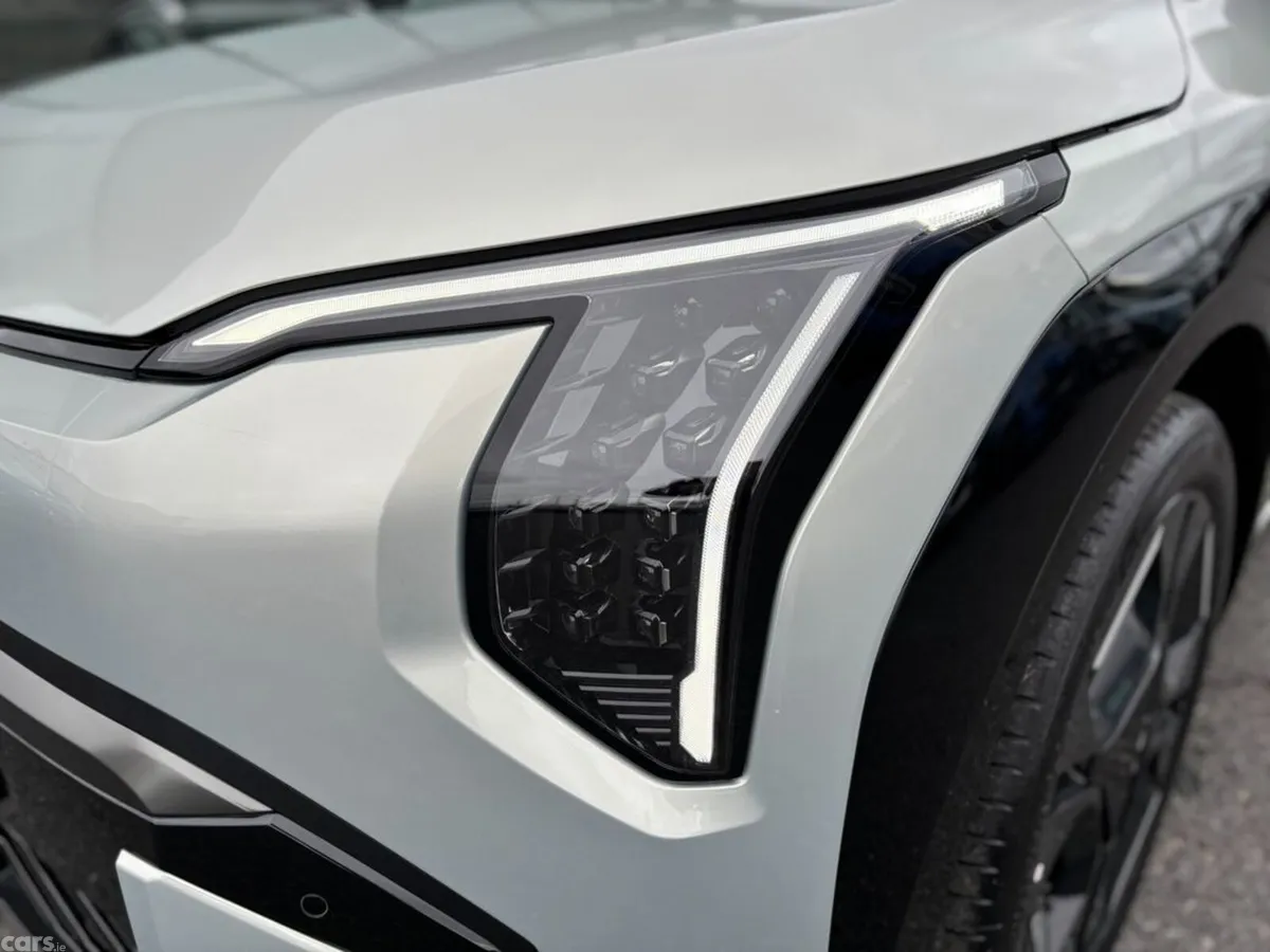 Kia EV3 SUV, Electric, 2027, Silver