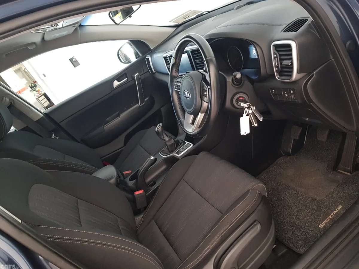 Kia Sportage MPV, Diesel, 2020, Blue