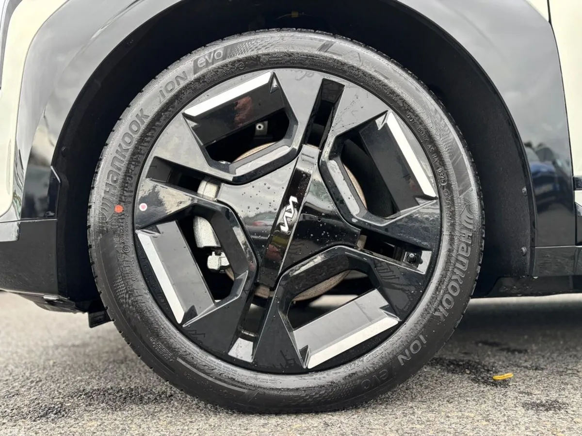 Kia EV3 SUV, Electric, 2027, Silver