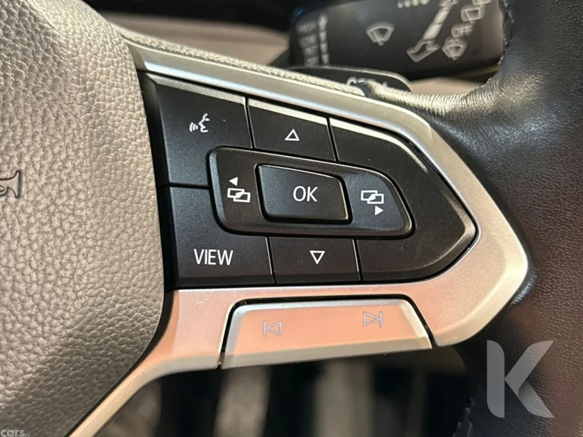 Volkswagen Golf Hatchback, Petrol Hybrid, 2022, Yellow