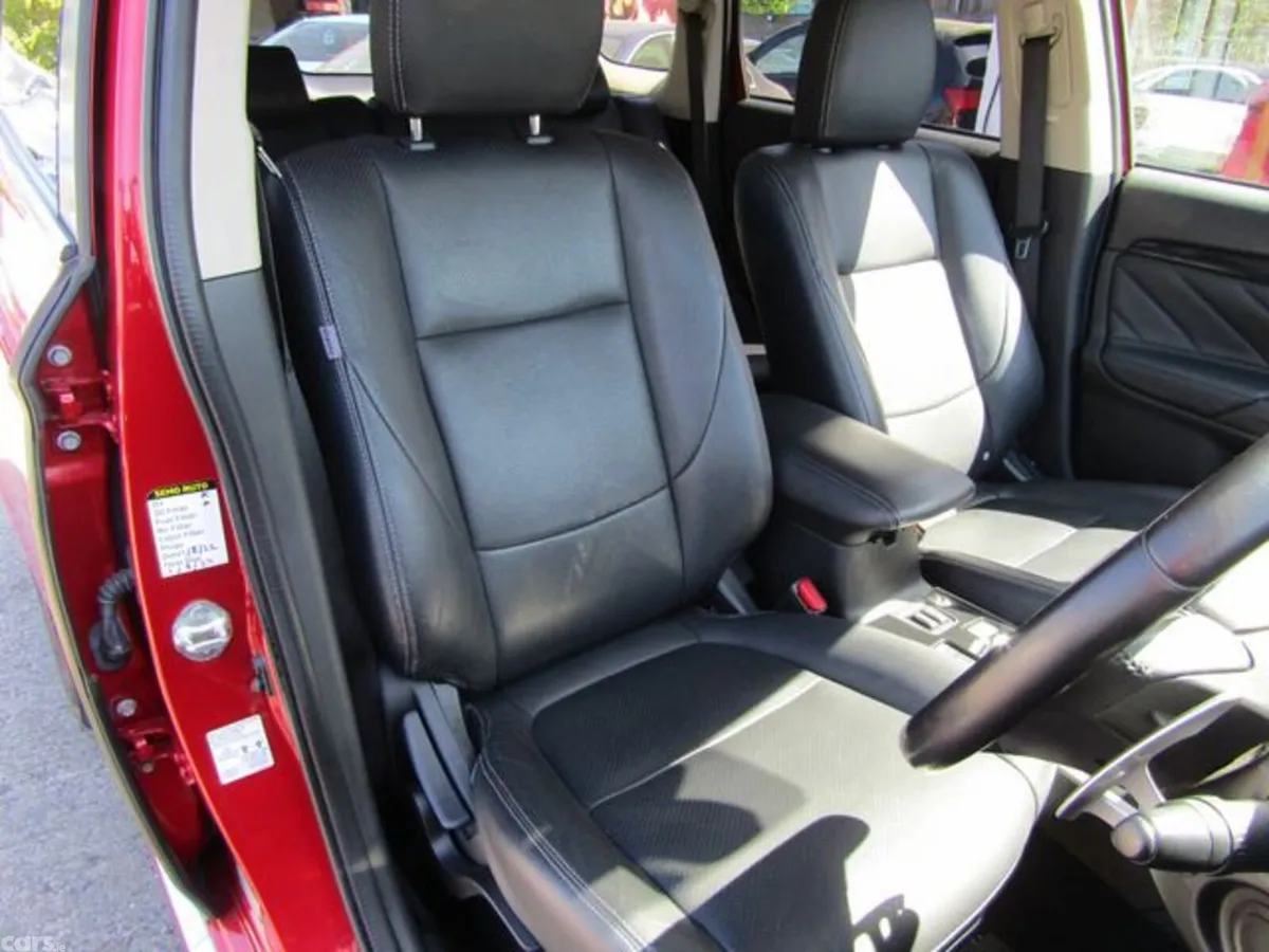 Mitsubishi Outlander Estate, Petrol Plug-in Hybrid, 2017, Red