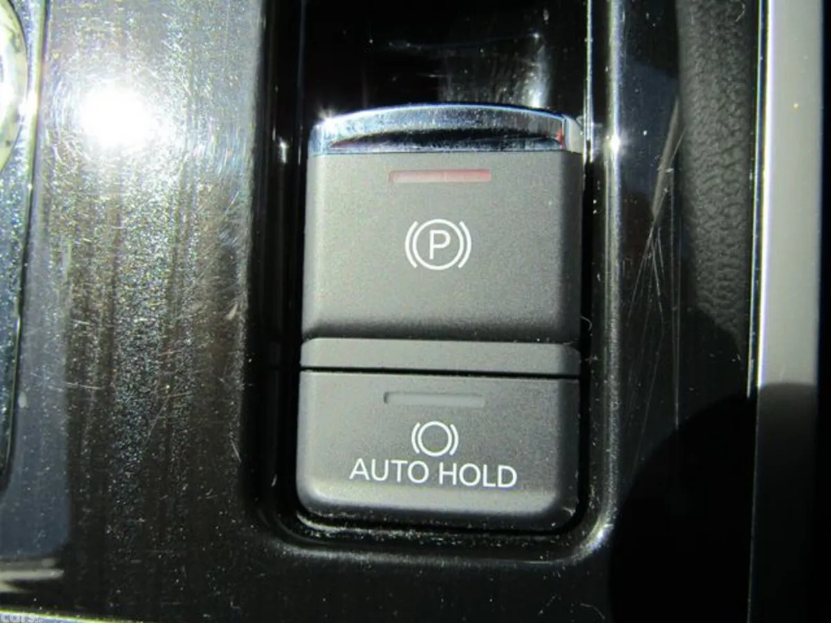Mitsubishi Outlander Estate, Petrol Plug-in Hybrid, 2017, Red