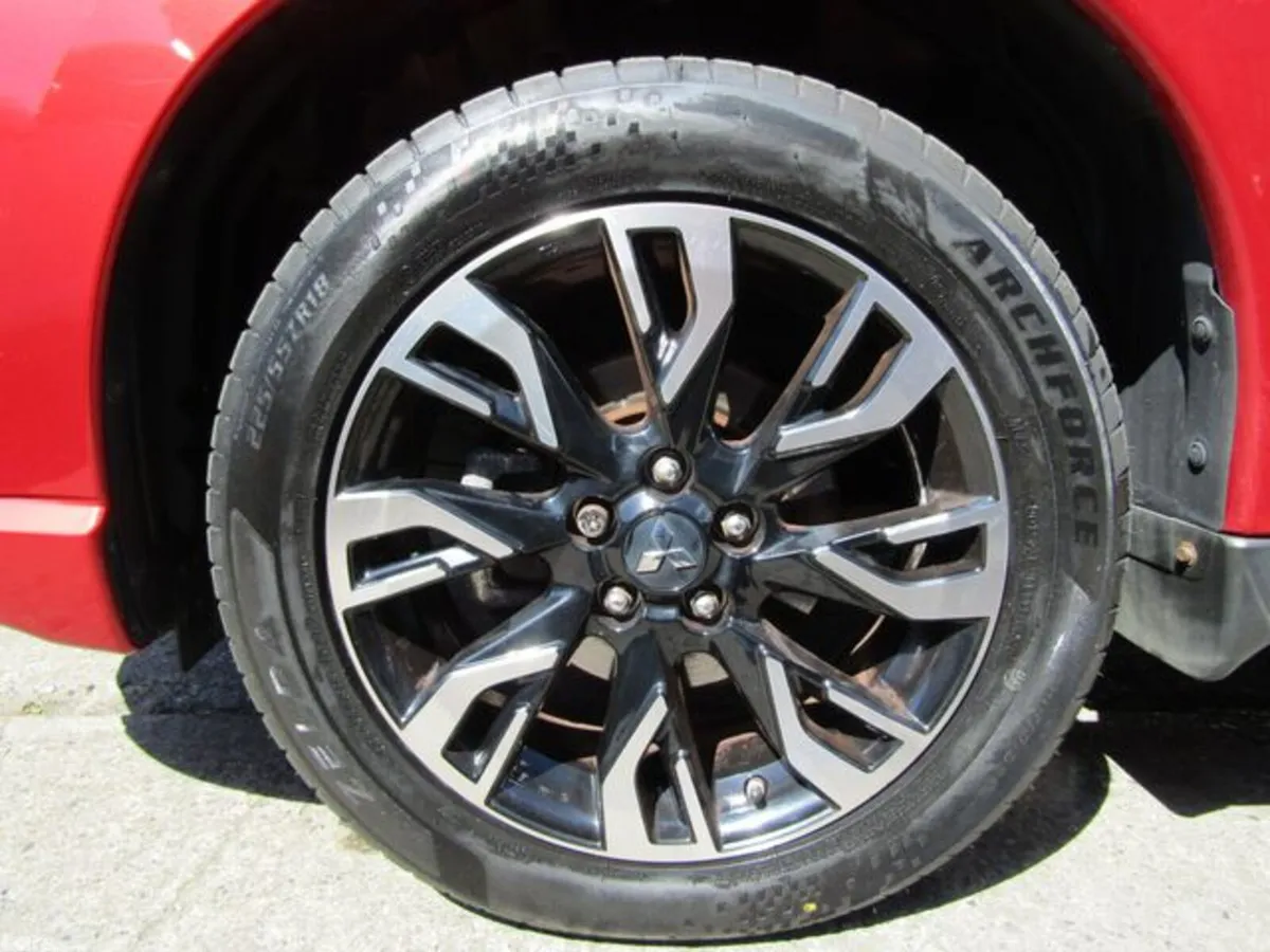 Mitsubishi Outlander Estate, Petrol Plug-in Hybrid, 2017, Red