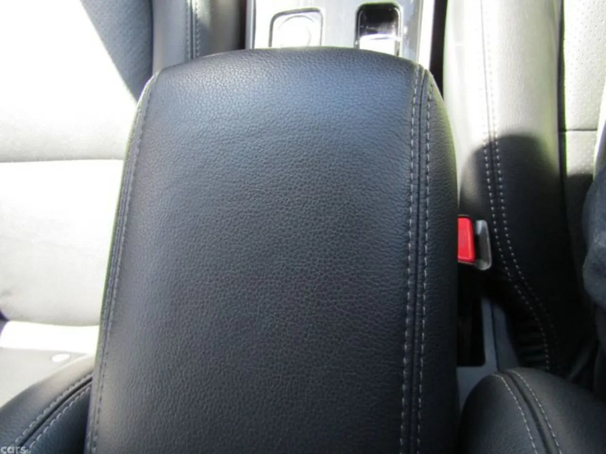 Mitsubishi Outlander Estate, Petrol Plug-in Hybrid, 2017, Red