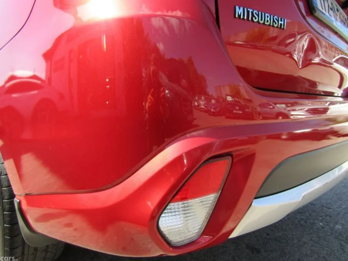 Mitsubishi Outlander Estate, Petrol Plug-in Hybrid, 2017, Red