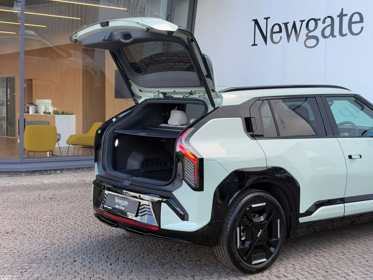 Kia EV3 Hatchback, Electric, 2027, Green