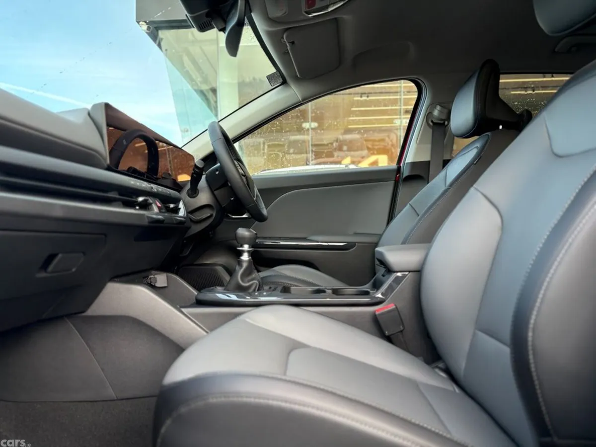 Kia K4 Hatchback, Petrol, 2027, Red