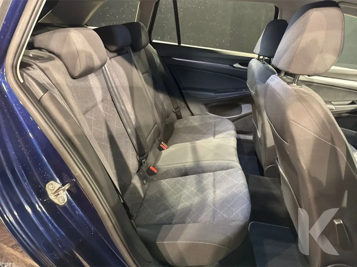 Volkswagen Golf Estate, Petrol Hybrid, 2023, Blue