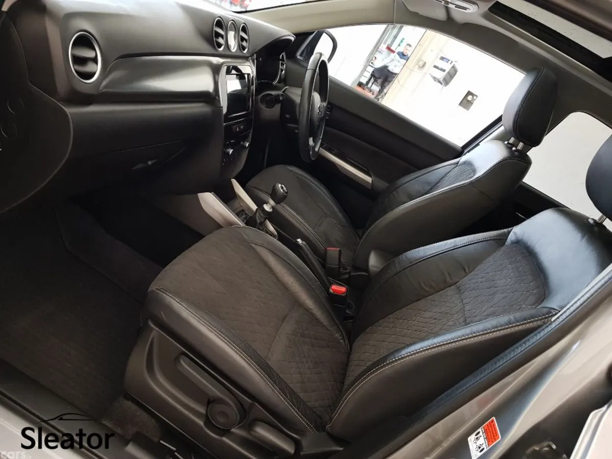 Suzuki Vitara Hatchback, Petrol, 2022, Grey