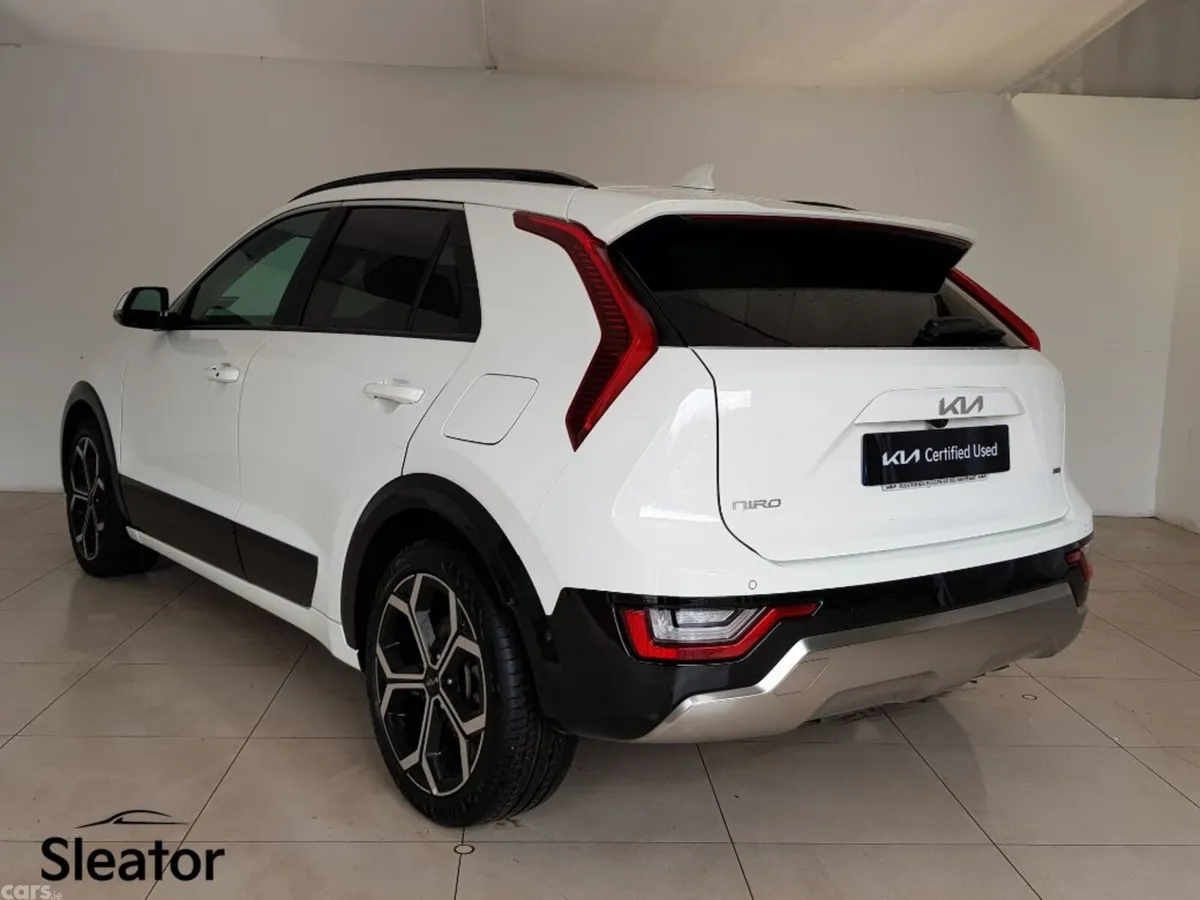 Kia Niro MPV, Petrol Plug-in Hybrid, 2023, White