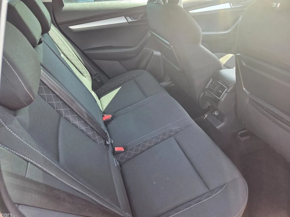 Skoda Karoq Estate, Diesel, 2019, Grey