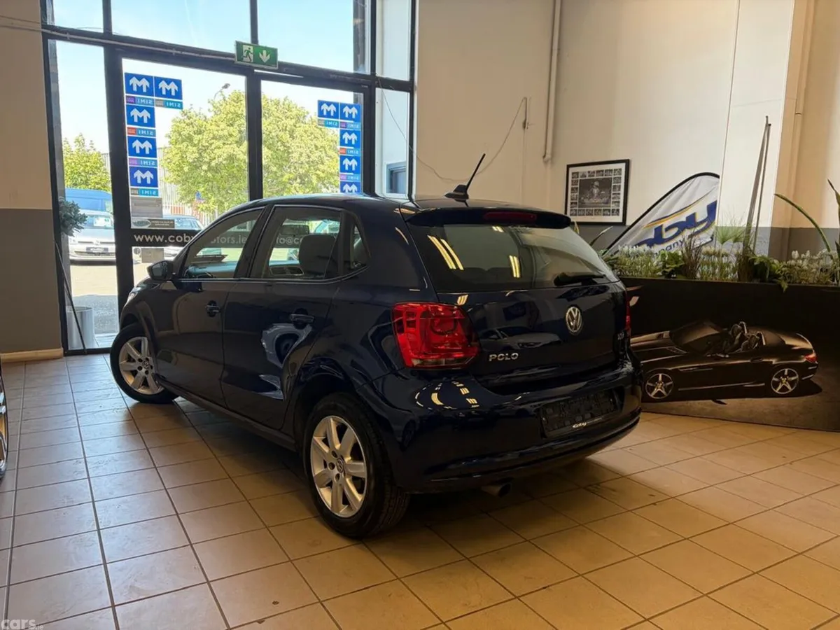 Volkswagen Polo Hatchback, Petrol, 2013, Blue