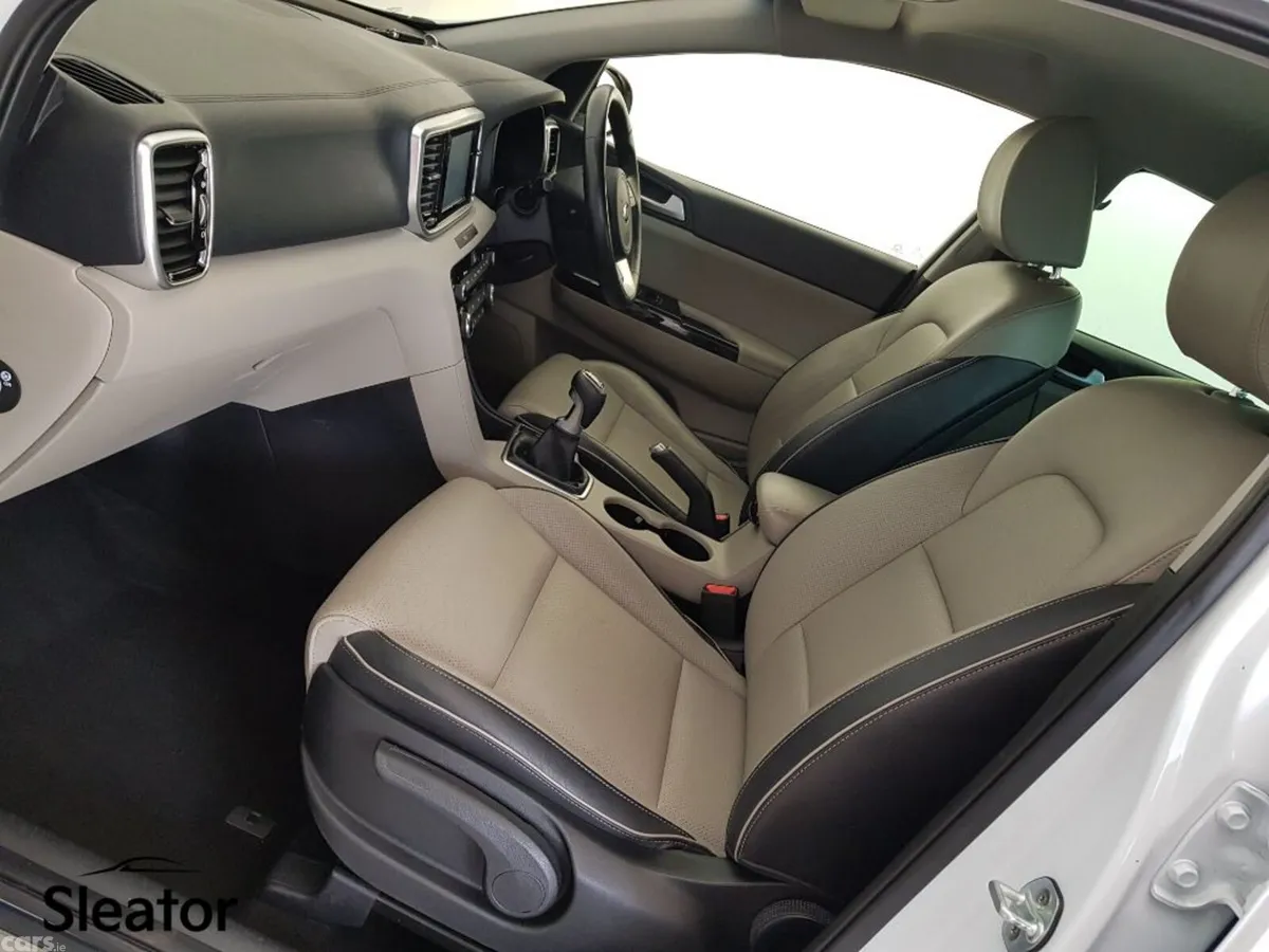 Kia Sportage MPV, Diesel, 2020, White