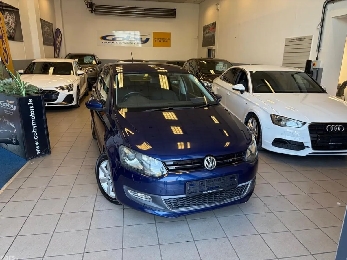 Volkswagen Polo Hatchback, Petrol, 2013, Blue