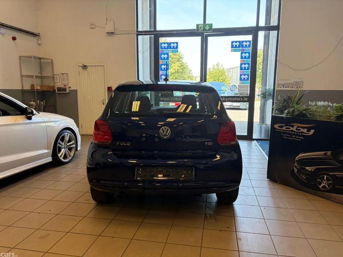 Volkswagen Polo Hatchback, Petrol, 2013, Blue