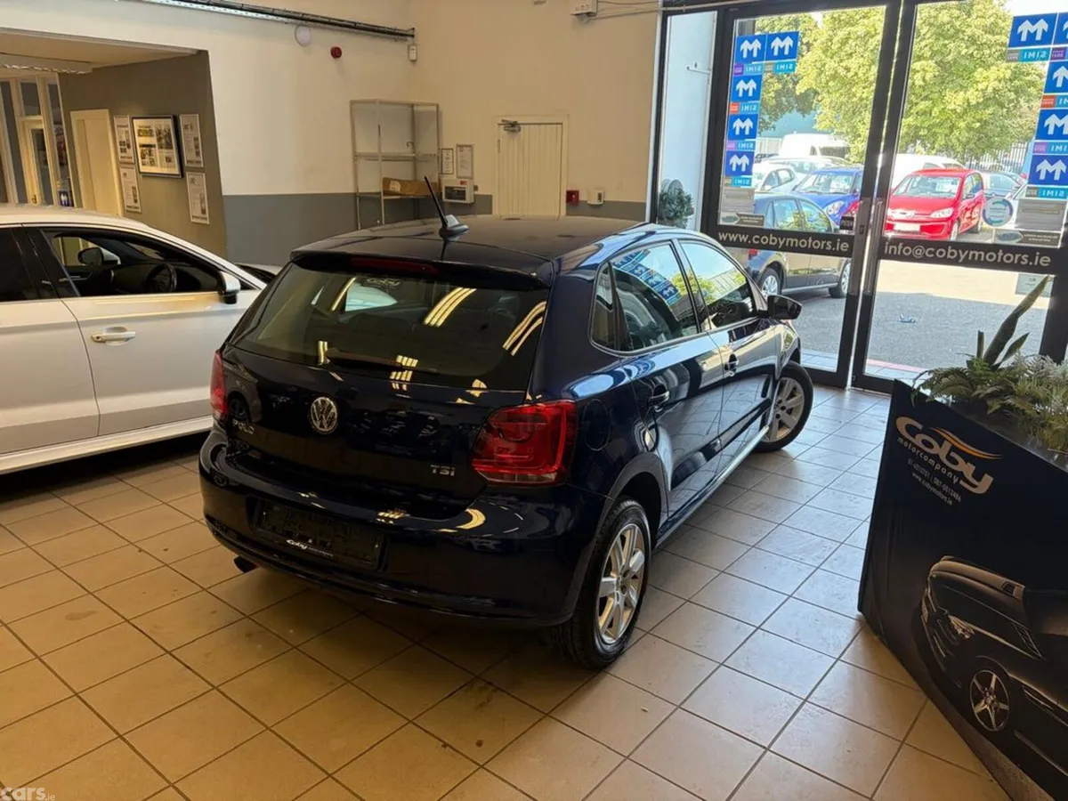 Volkswagen Polo Hatchback, Petrol, 2013, Blue