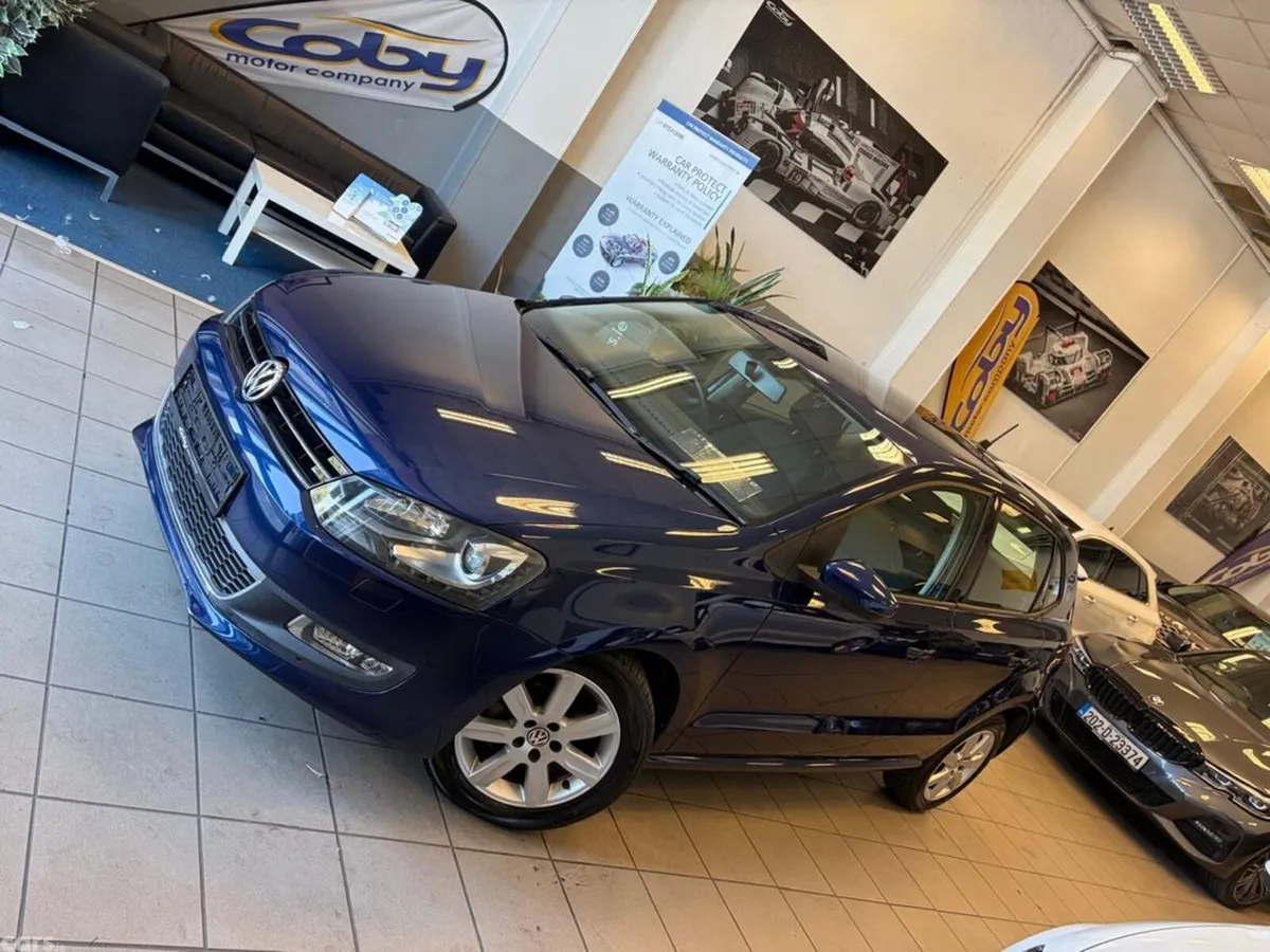 Volkswagen Polo Hatchback, Petrol, 2013, Blue