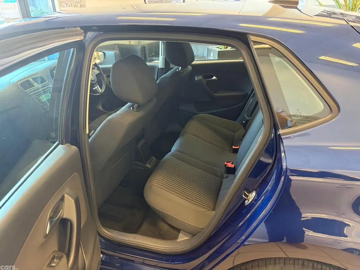 Volkswagen Polo Hatchback, Petrol, 2013, Blue