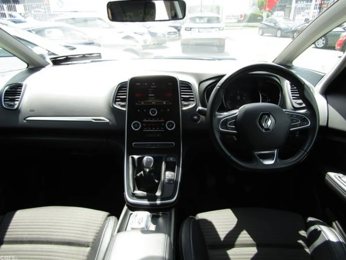 Renault Scenic Hatchback, Diesel, 2018, Red