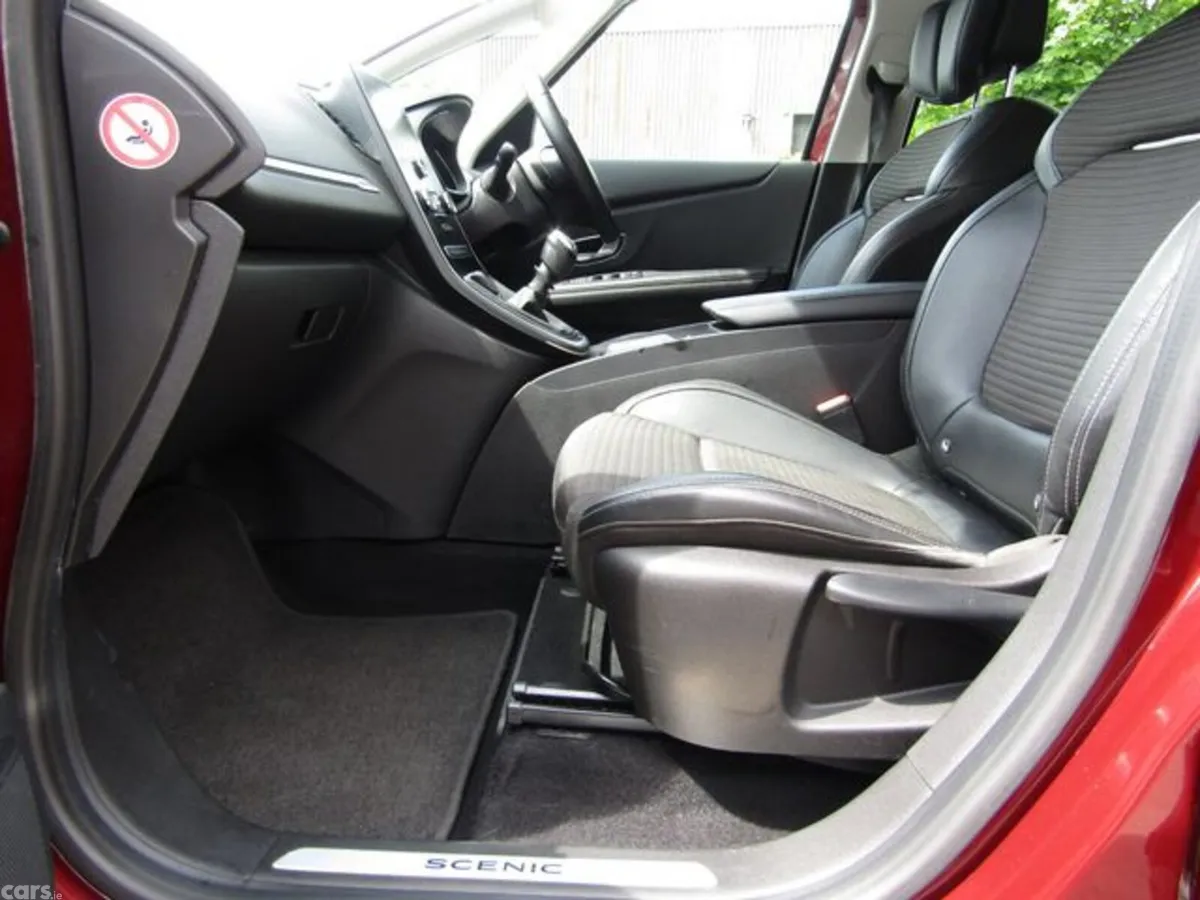 Renault Scenic Hatchback, Diesel, 2018, Red