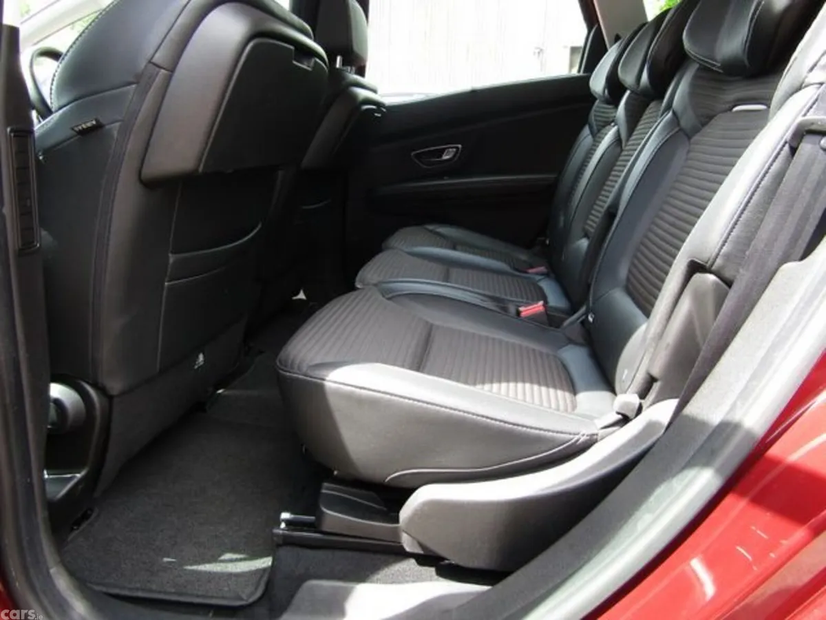 Renault Scenic Hatchback, Diesel, 2018, Red