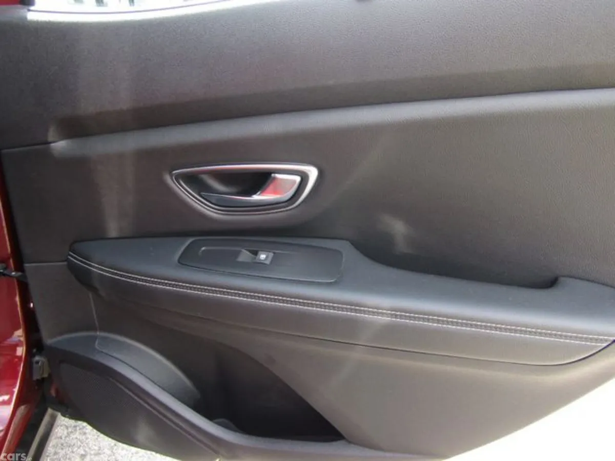 Renault Scenic Hatchback, Diesel, 2018, Red