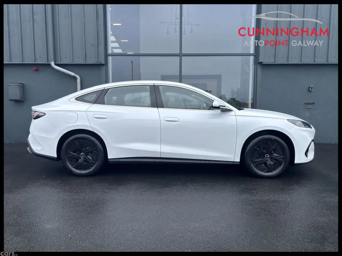 BYD Seal 6 Saloon, Petrol Plug-in Hybrid, 2027, White