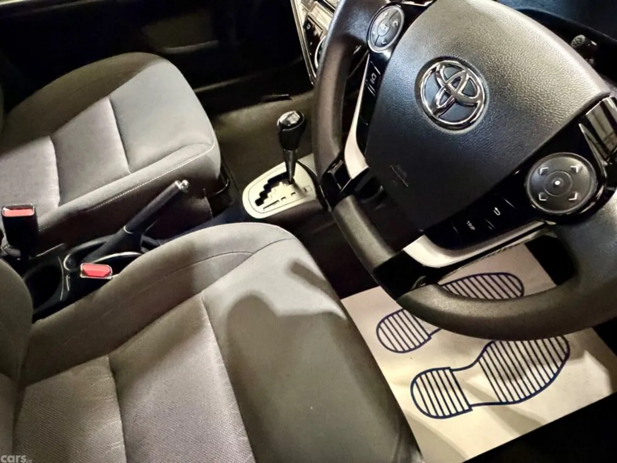 Toyota Aqua Hatchback, Petrol Hybrid, 2020, Blue