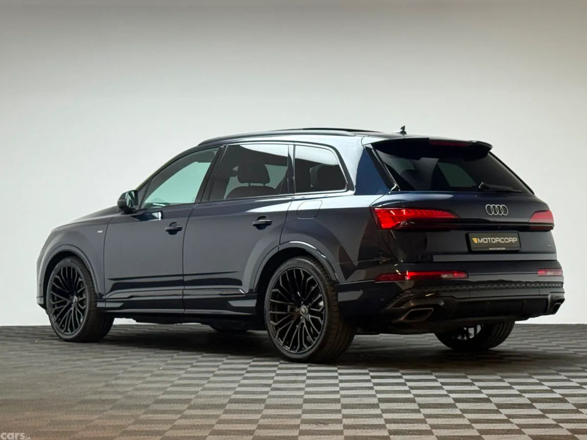 Audi Q7 SUV, Petrol Plug-in Hybrid, 2025, Blue