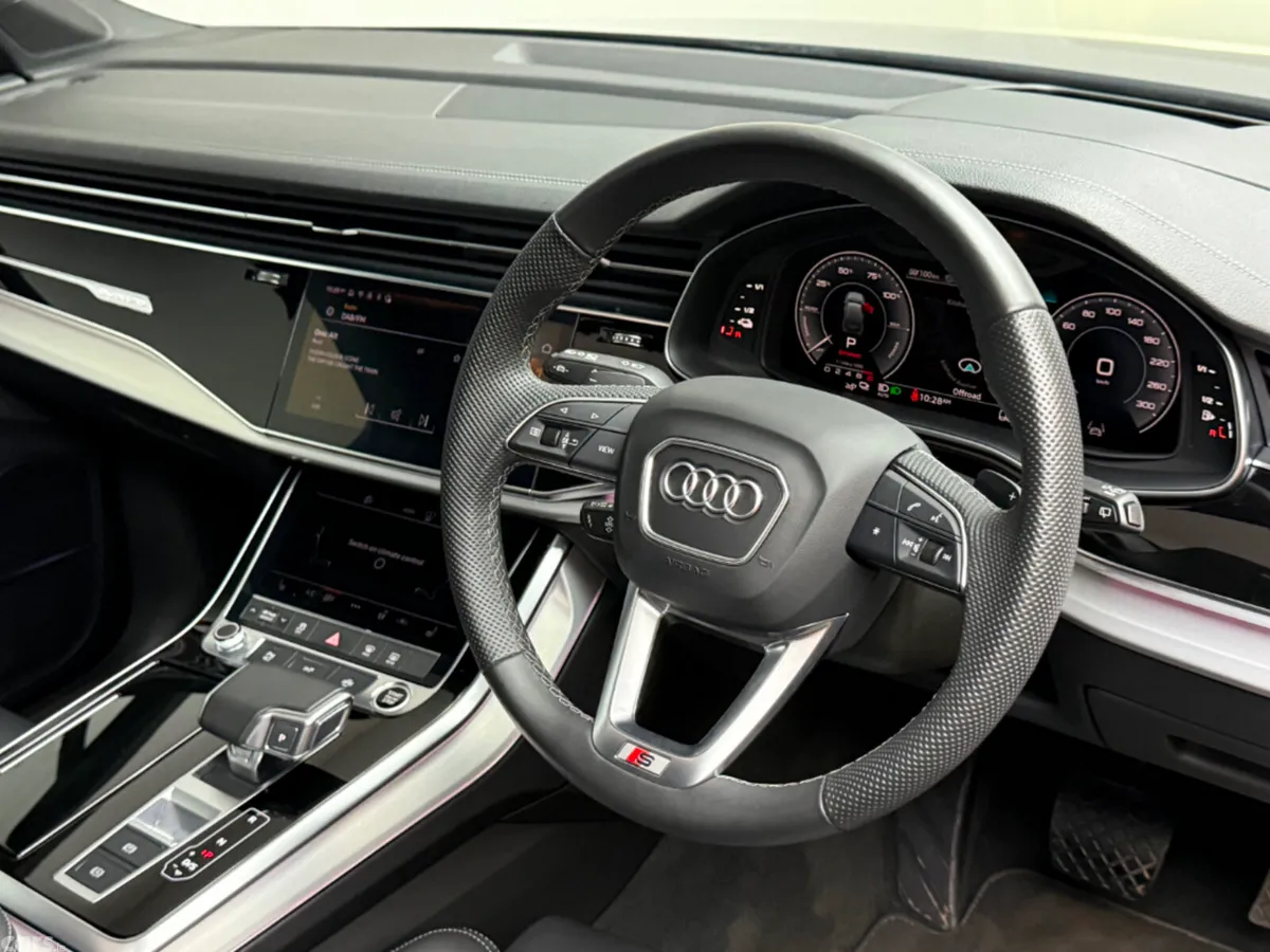 Audi Q7 SUV, Petrol Plug-in Hybrid, 2025, Blue