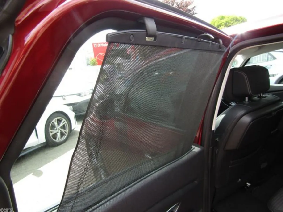 Renault Scenic Hatchback, Diesel, 2018, Red