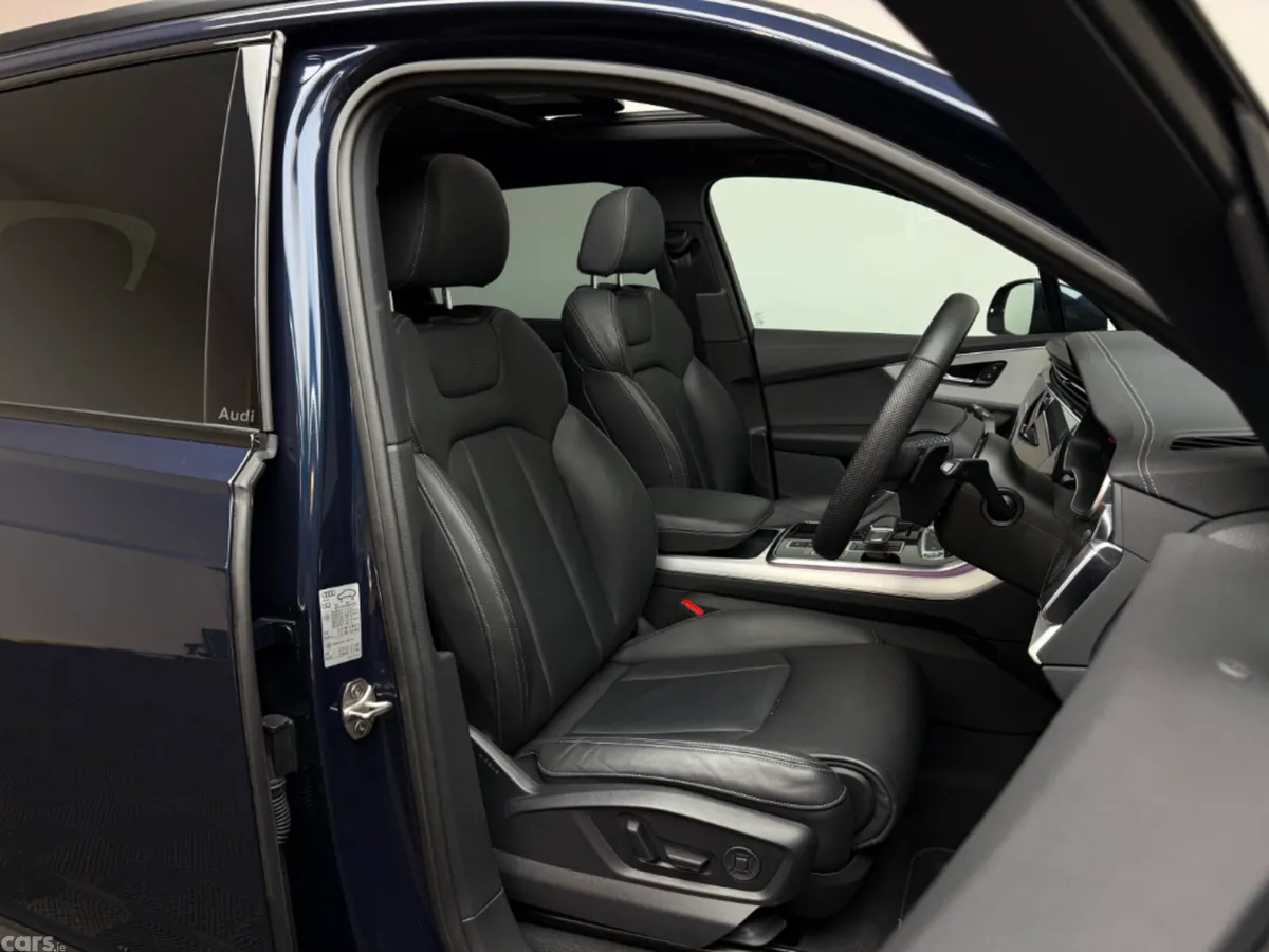 Audi Q7 SUV, Petrol Plug-in Hybrid, 2025, Blue